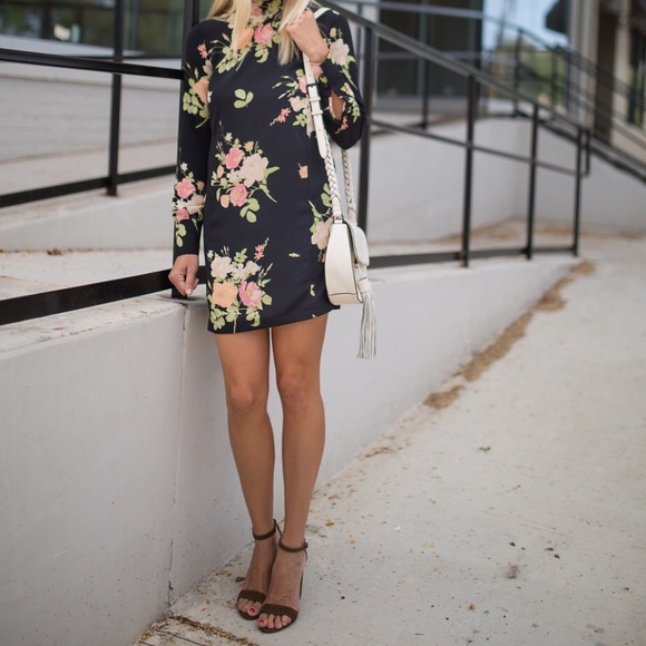 Handbags - 💥1DAY SALE NWT Saddle Tassel Crossbody Bag